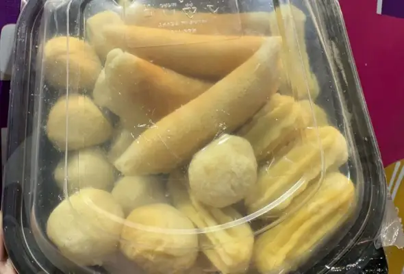 3. قطايف وزلابية وبلح الشام