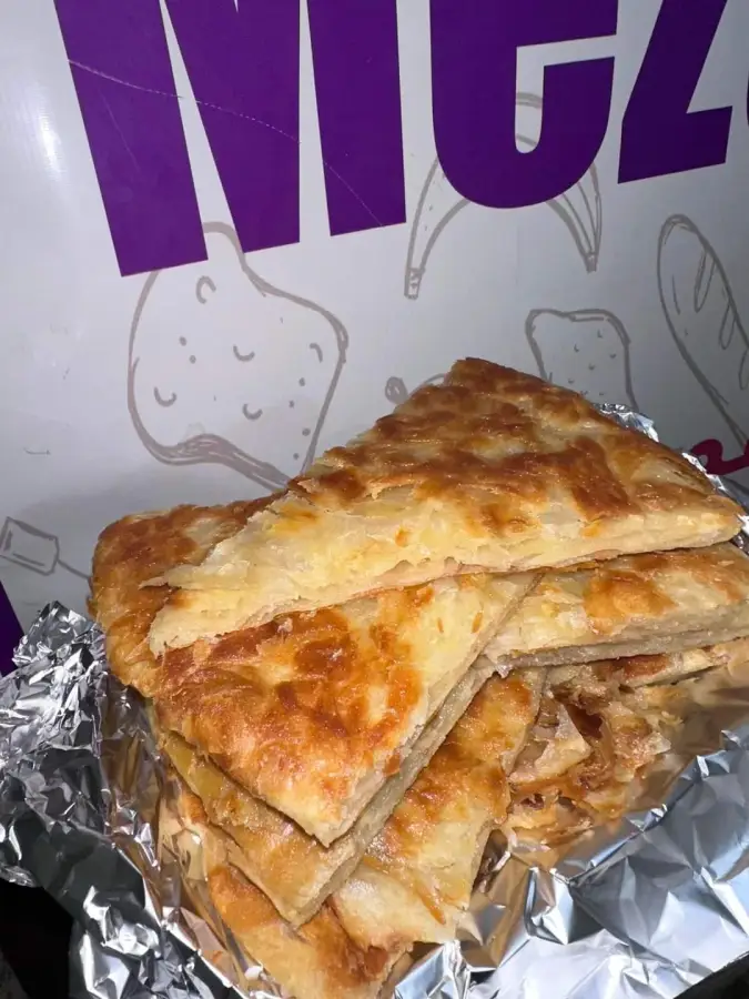 1. فطيرة مشلتت كبير اوي