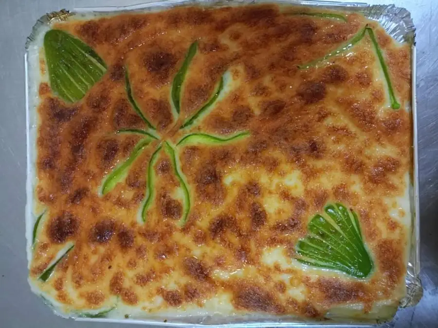 86. صنية مكرونه بشاميل لحم بلدي ك