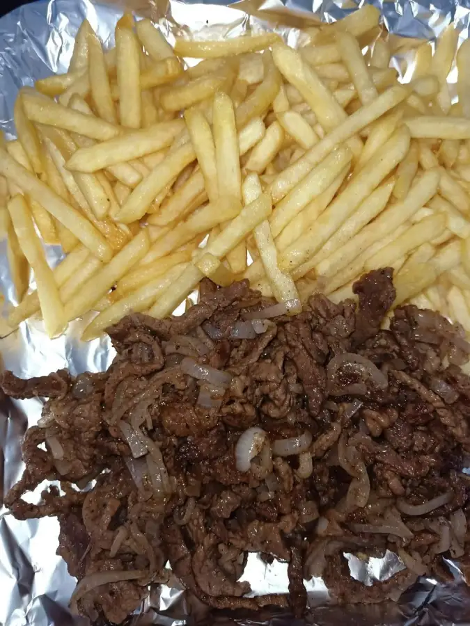 53. وجبة شاورما لحم مع بطاطس وعيش