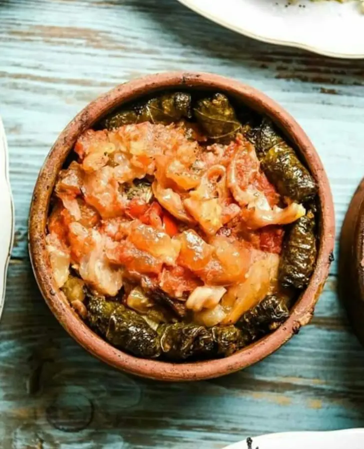 26. طاجن ورق عنب بالكوارع