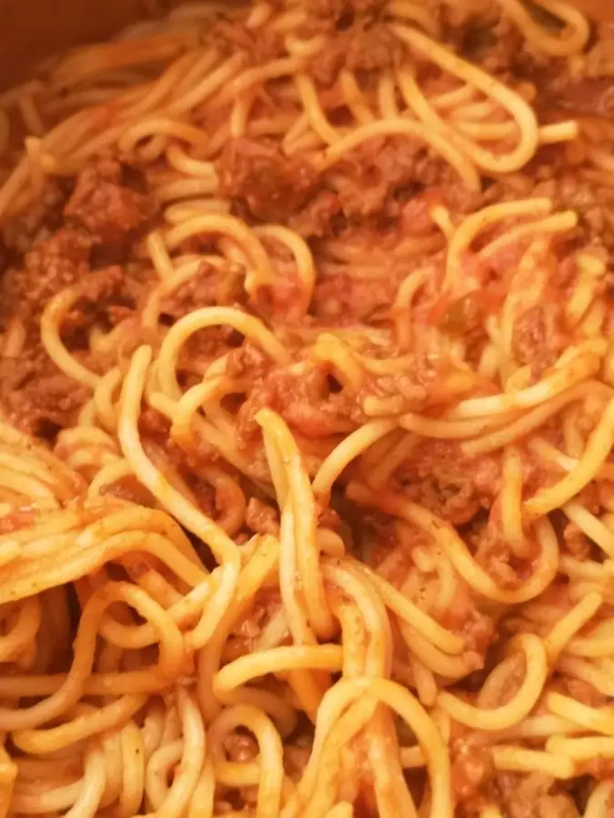 7. مكرونة صلصة لحمة مفرومة