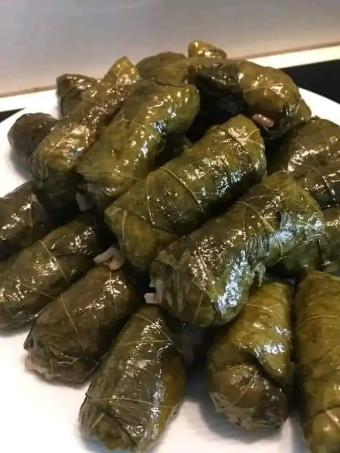 18. طبق ورق عنب