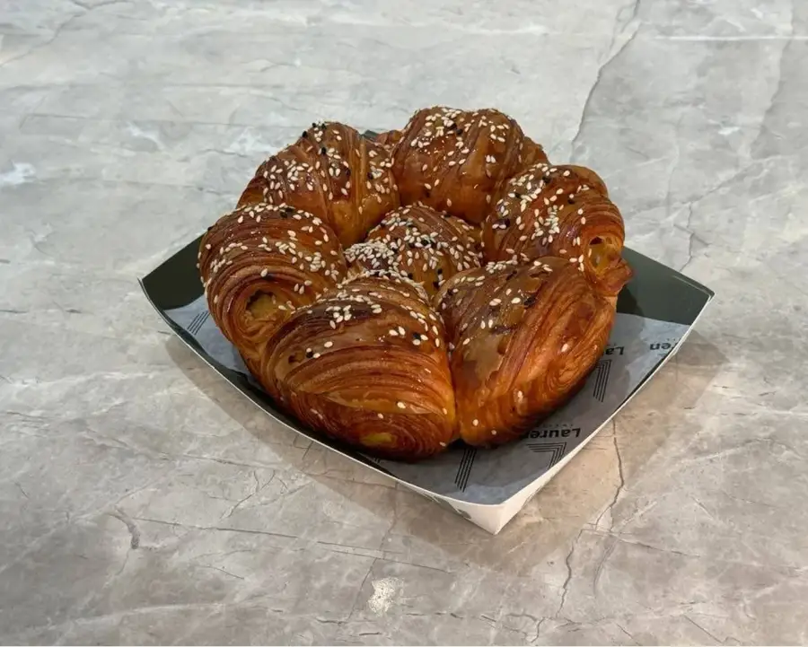 خلية كرواسون كبير كيري بالعسل